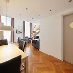 Apartment Oktogon *