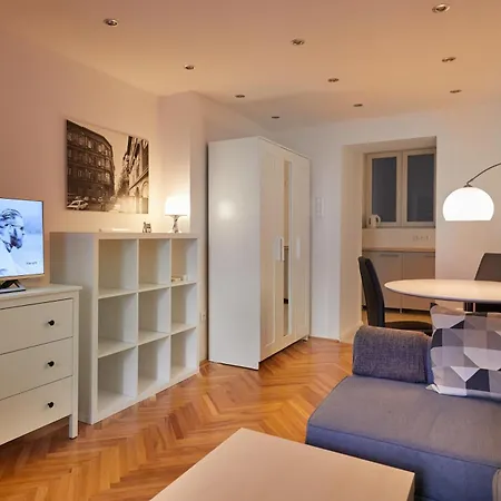 Oktogon Apartment