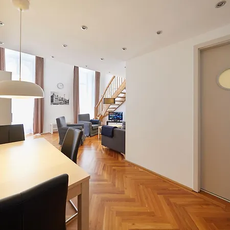 Apartment Oktogon *