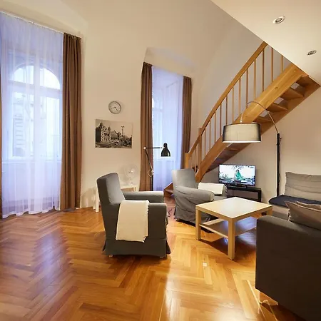 Oktogon Apartment